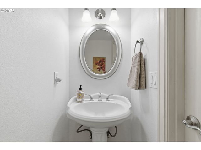 11907 Ne 48TH Cir, Vancouver, WA 98682