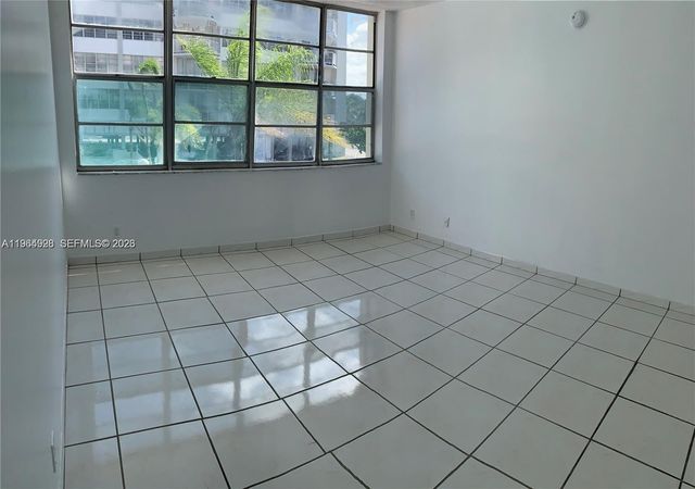 16740 NE 9th Ave 206, North Miami Beach, FL 33162