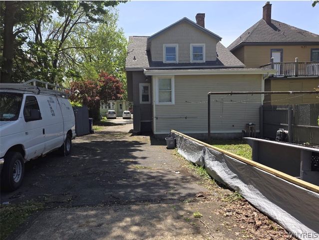 18 Victoria Avenue, Buffalo, NY 14214