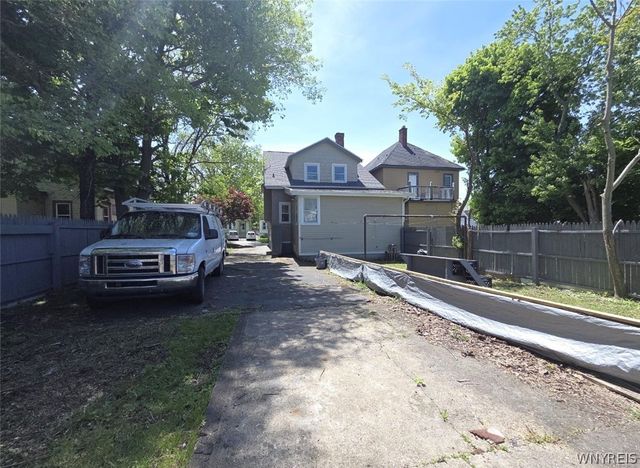 18 Victoria Avenue, Buffalo, NY 14214
