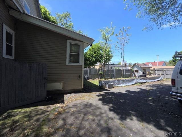 18 Victoria Avenue, Buffalo, NY 14214