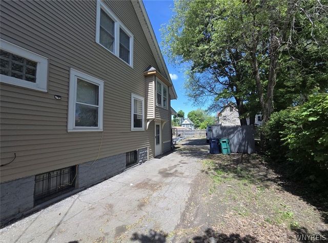 18 Victoria Avenue, Buffalo, NY 14214