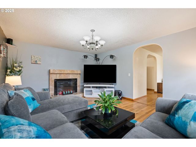 1435 Se 148TH Ave, Portland, OR 97233