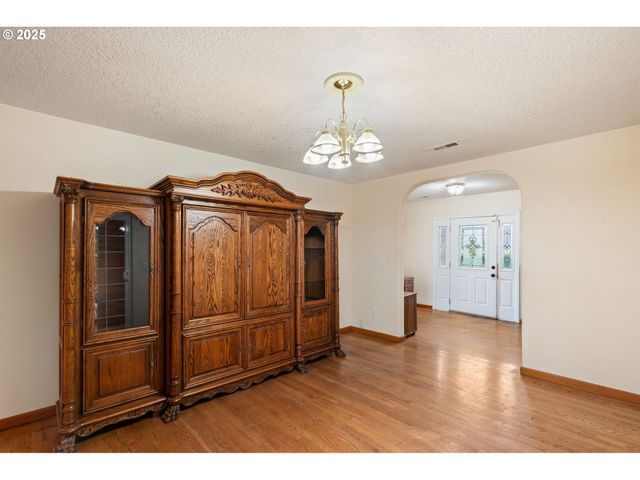 1435 Se 148TH Ave, Portland, OR 97233