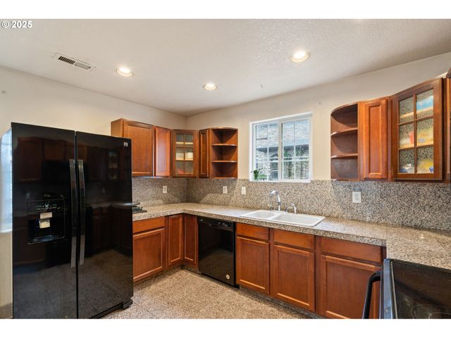 1435 Se 148TH Ave, Portland, OR 97233