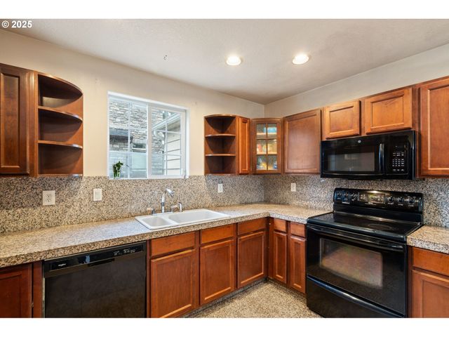 1435 Se 148TH Ave, Portland, OR 97233