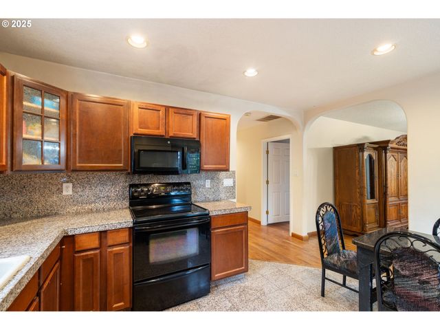 1435 Se 148TH Ave, Portland, OR 97233