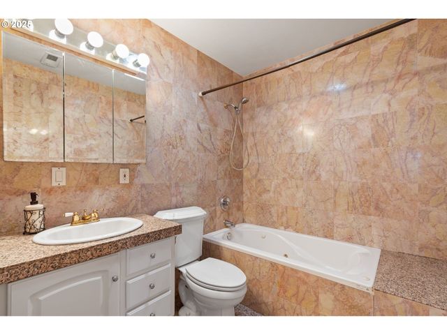 1435 Se 148TH Ave, Portland, OR 97233