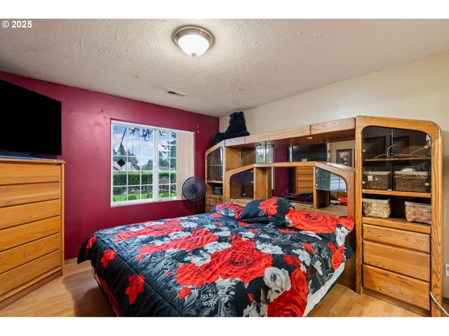 1435 Se 148TH Ave, Portland, OR 97233