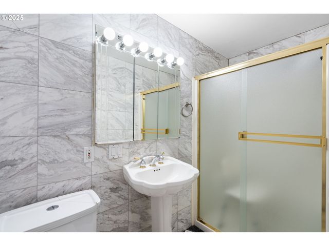 1435 Se 148TH Ave, Portland, OR 97233