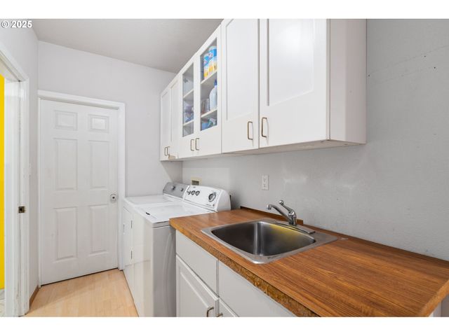 1435 Se 148TH Ave, Portland, OR 97233