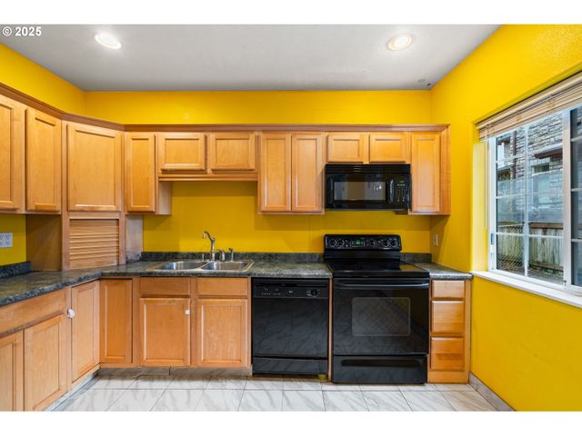 1435 Se 148TH Ave, Portland, OR 97233