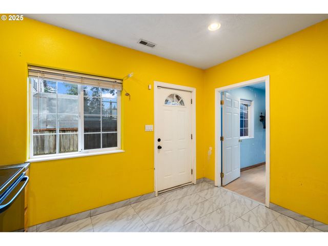 1435 Se 148TH Ave, Portland, OR 97233