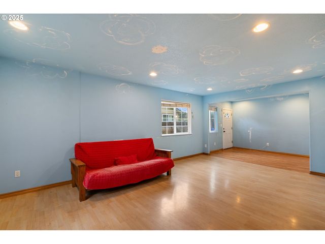 1435 Se 148TH Ave, Portland, OR 97233