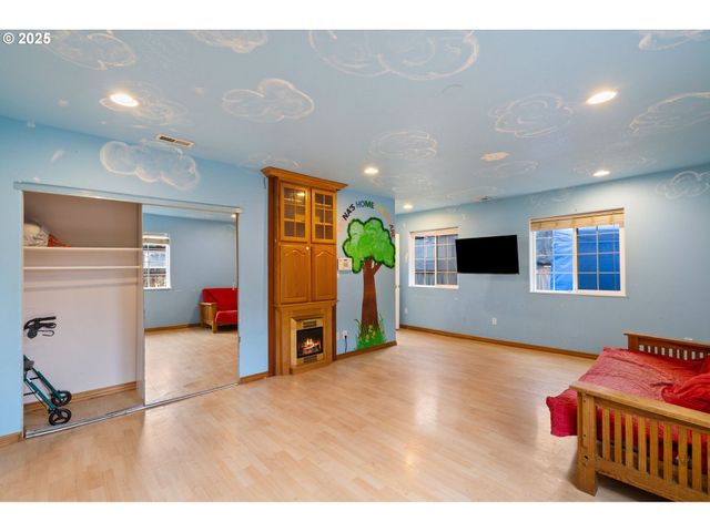 1435 Se 148TH Ave, Portland, OR 97233