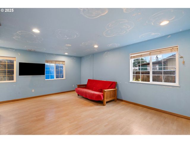 1435 Se 148TH Ave, Portland, OR 97233