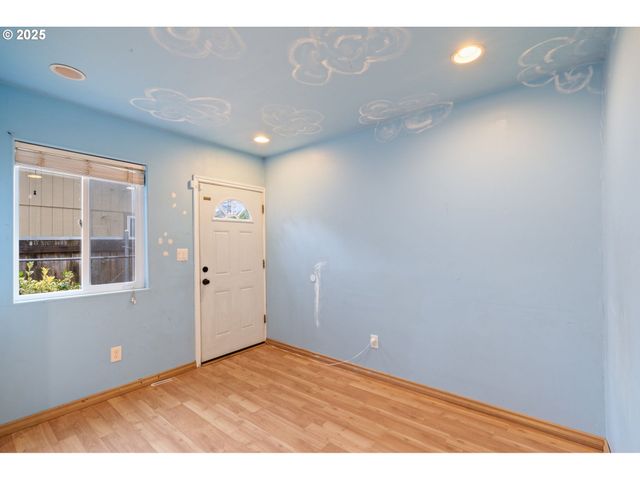 1435 Se 148TH Ave, Portland, OR 97233