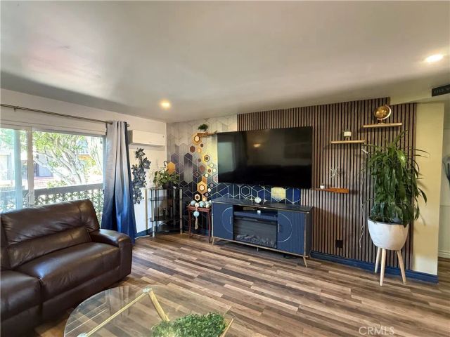 730 N Eucalyptus 1, Inglewood, CA 90302