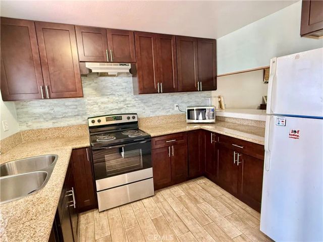 730 N Eucalyptus 1, Inglewood, CA 90302