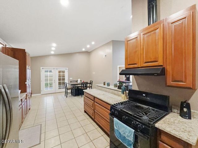 421 MAHAN Drive, Clint, TX 79836