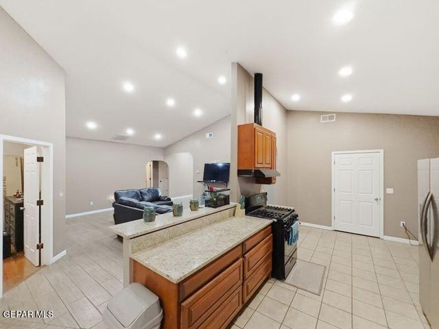 421 MAHAN Drive, Clint, TX 79836