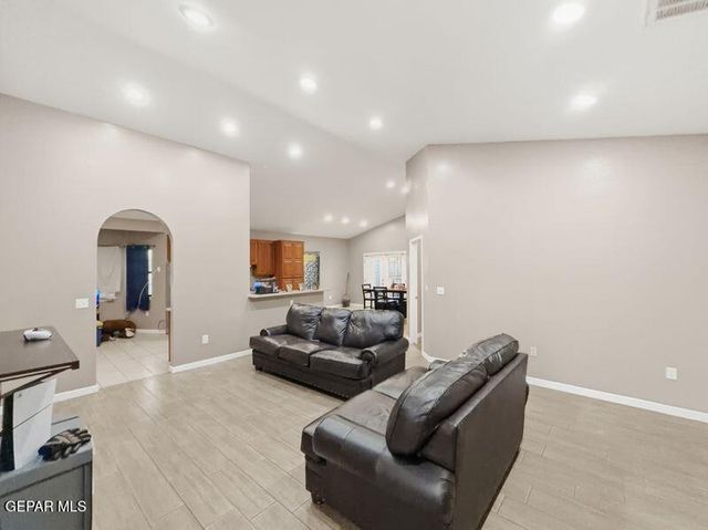 421 MAHAN Drive, Clint, TX 79836