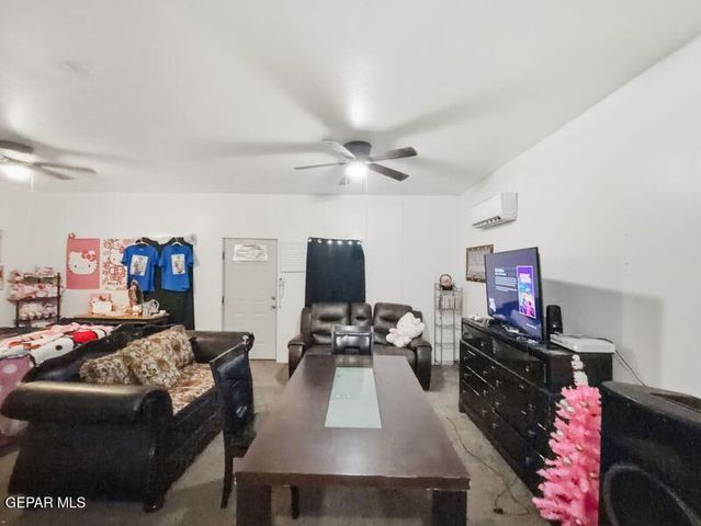 421 MAHAN Drive, Clint, TX 79836