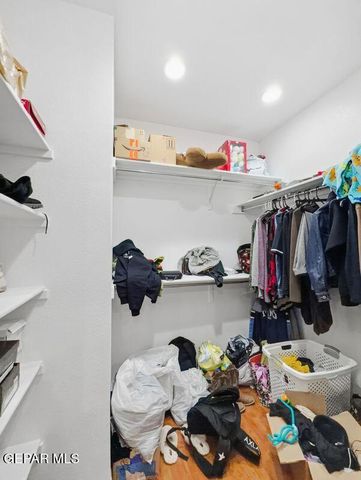 421 MAHAN Drive, Clint, TX 79836