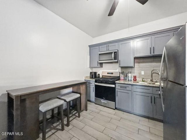 421 MAHAN Drive, Clint, TX 79836