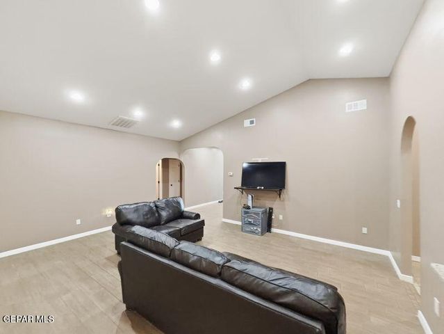 421 MAHAN Drive, Clint, TX 79836