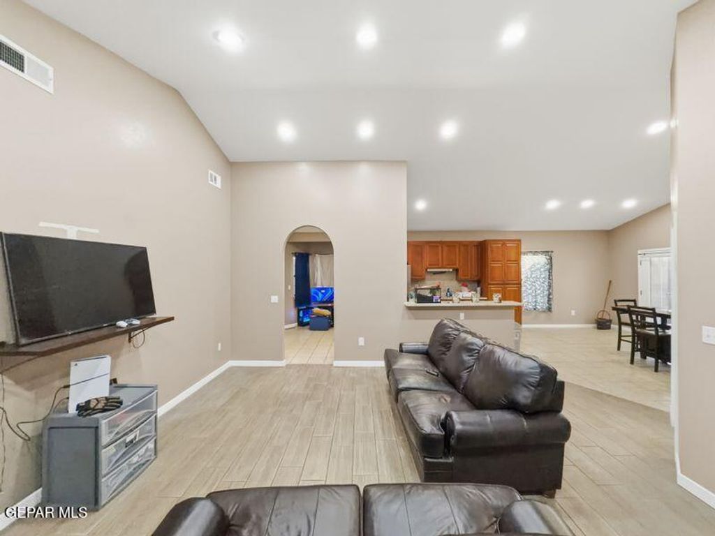 421 MAHAN Drive, Clint, TX 79836