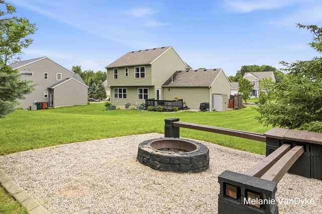 4770 Hidden Highland Drive NE, Rockford, MI 49341