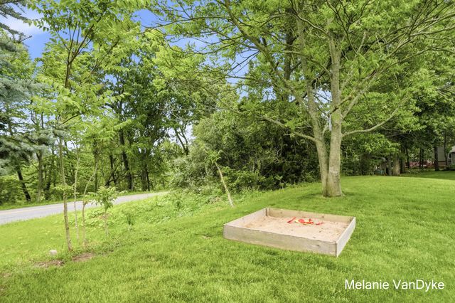 4770 Hidden Highland Drive NE, Rockford, MI 49341