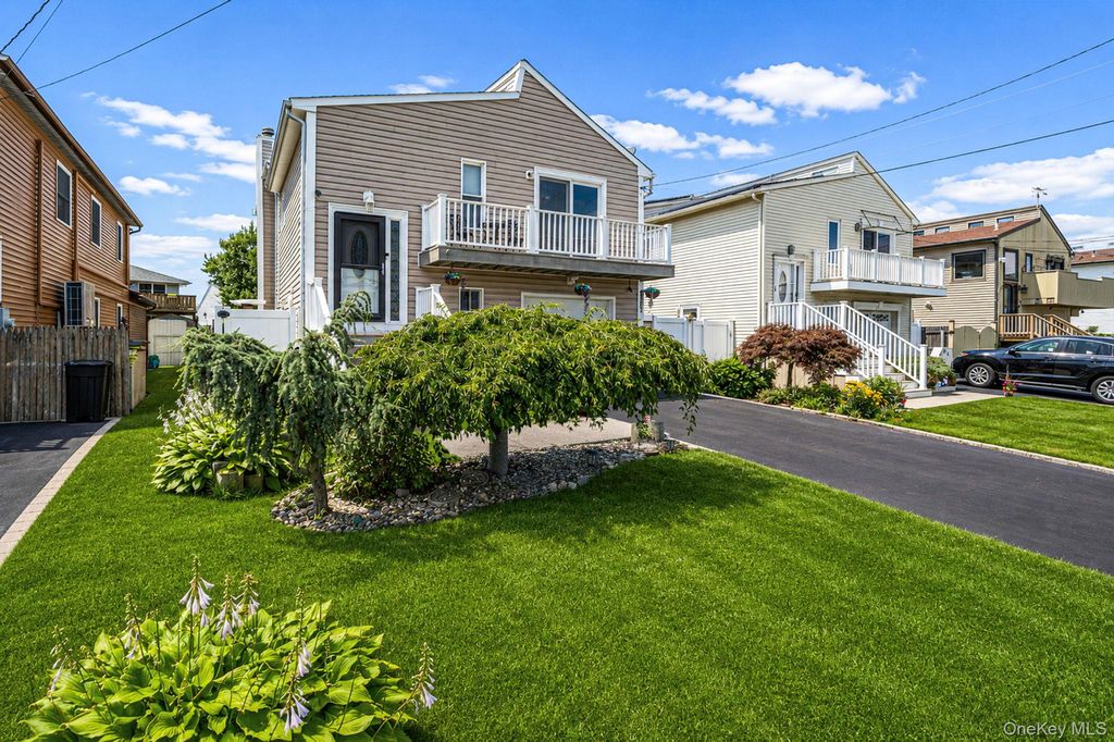 32 Yacht Club Road, Babylon, NY 11702 — exterior