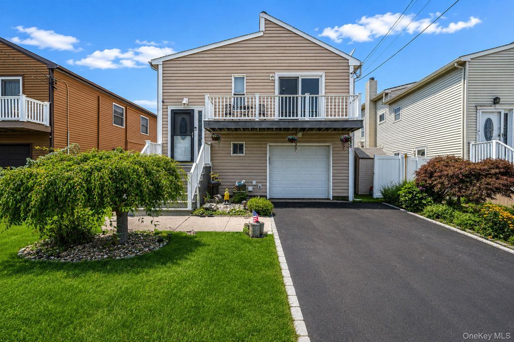 32 Yacht Club Road, Babylon, NY 11702 — photo 2