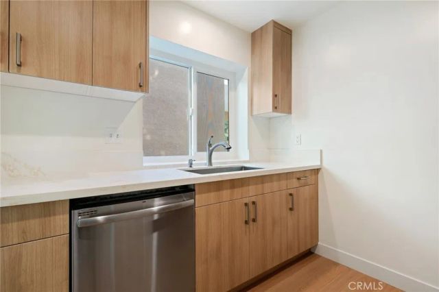 10911 Bluffside Drive 23, Studio City, CA 91604