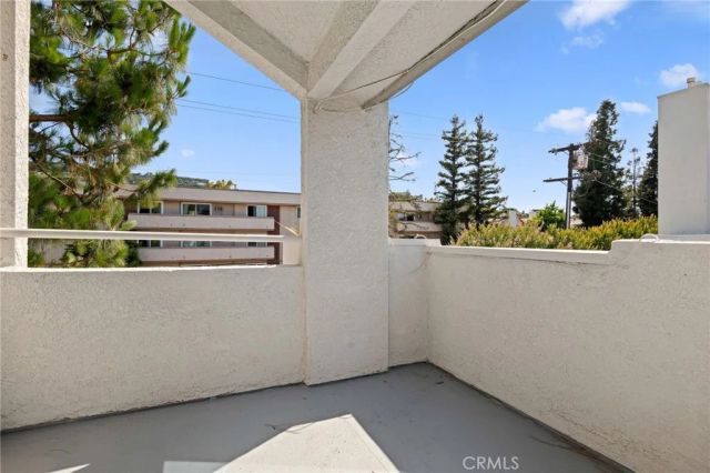 10911 Bluffside Drive 23, Studio City, CA 91604