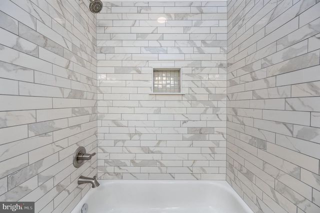 12814 WILLOW POINT DR, Fredericksburg, VA 22408