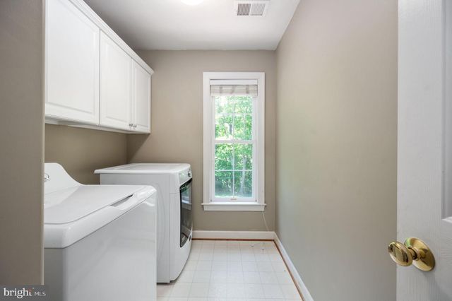 12814 WILLOW POINT DR, Fredericksburg, VA 22408