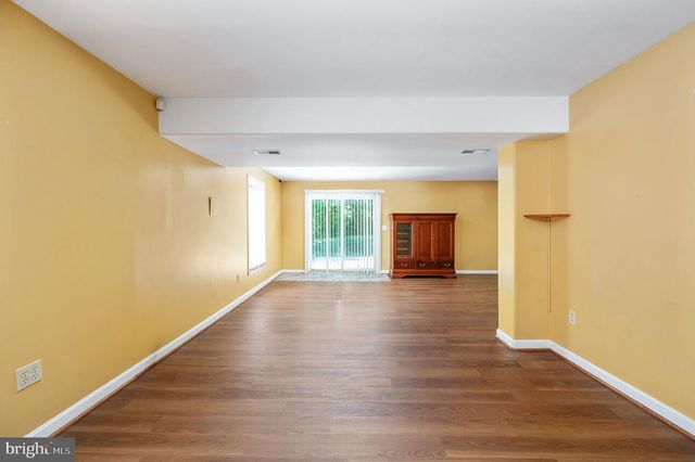 12814 WILLOW POINT DR, Fredericksburg, VA 22408