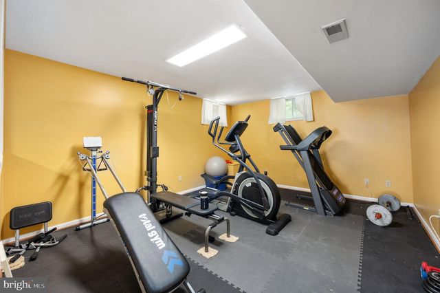12814 WILLOW POINT DR, Fredericksburg, VA 22408