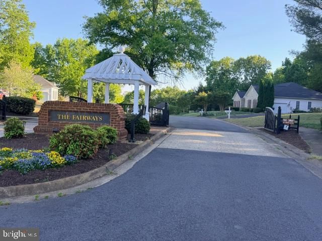 12814 WILLOW POINT DR, Fredericksburg, VA 22408