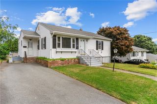26 Doris Avenue, Tiverton, RI 02878