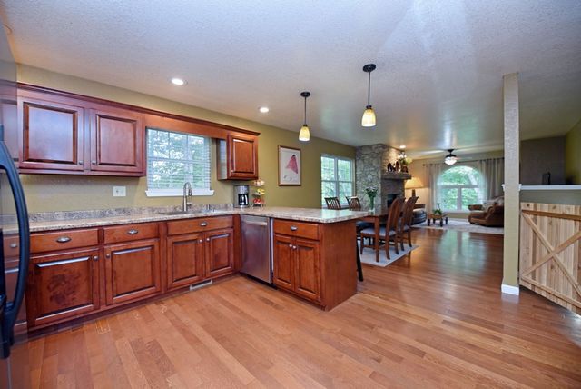 1512 Smithfield Lane, Young Harris, GA 30582