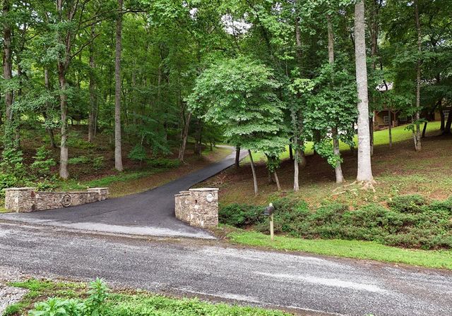 1512 Smithfield Lane, Young Harris, GA 30582