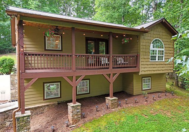 1512 Smithfield Lane, Young Harris, GA 30582