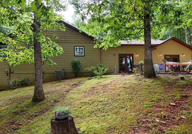 1512 Smithfield Lane, Young Harris, GA 30582