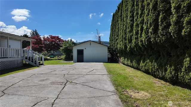 820 Fruitdale Road, Sedro Woolley, WA 98284