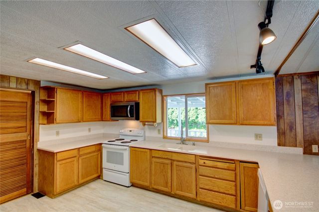 820 Fruitdale Road, Sedro Woolley, WA 98284
