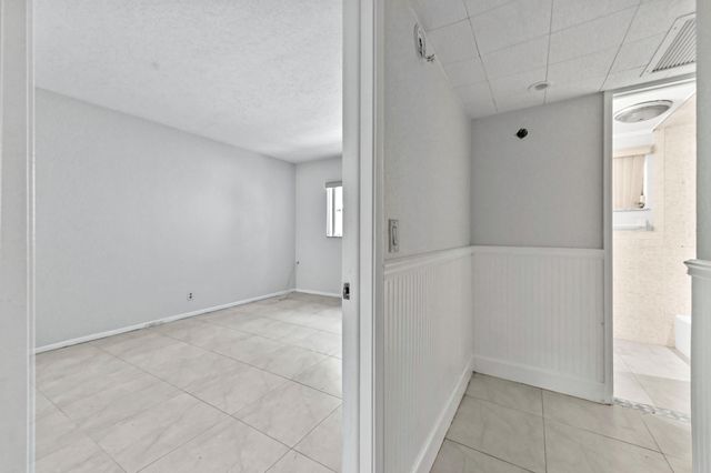 240 Croton Avenue 102, Lantana, FL 33462